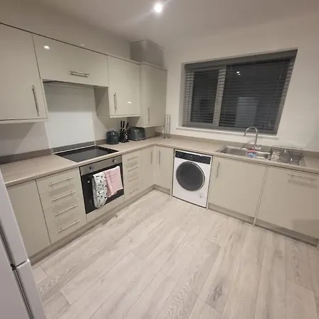 New 4 Bedrm House! Parking. 10Min To City / Etihad Manchester Exterior photo