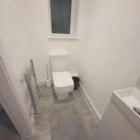 New 4 Bedrm House! Parking. 10Min To City / Etihad Manchester Exterior photo